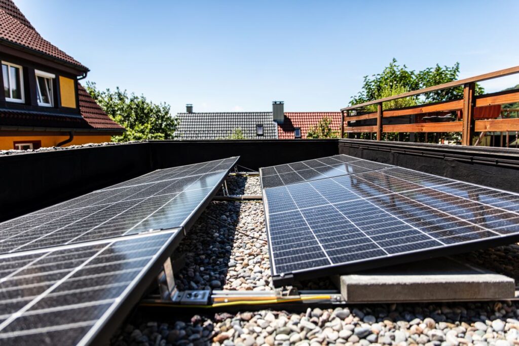 flat roof solar installation house area